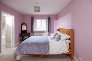 Long Cross Farm_Bedroom - click for photo gallery